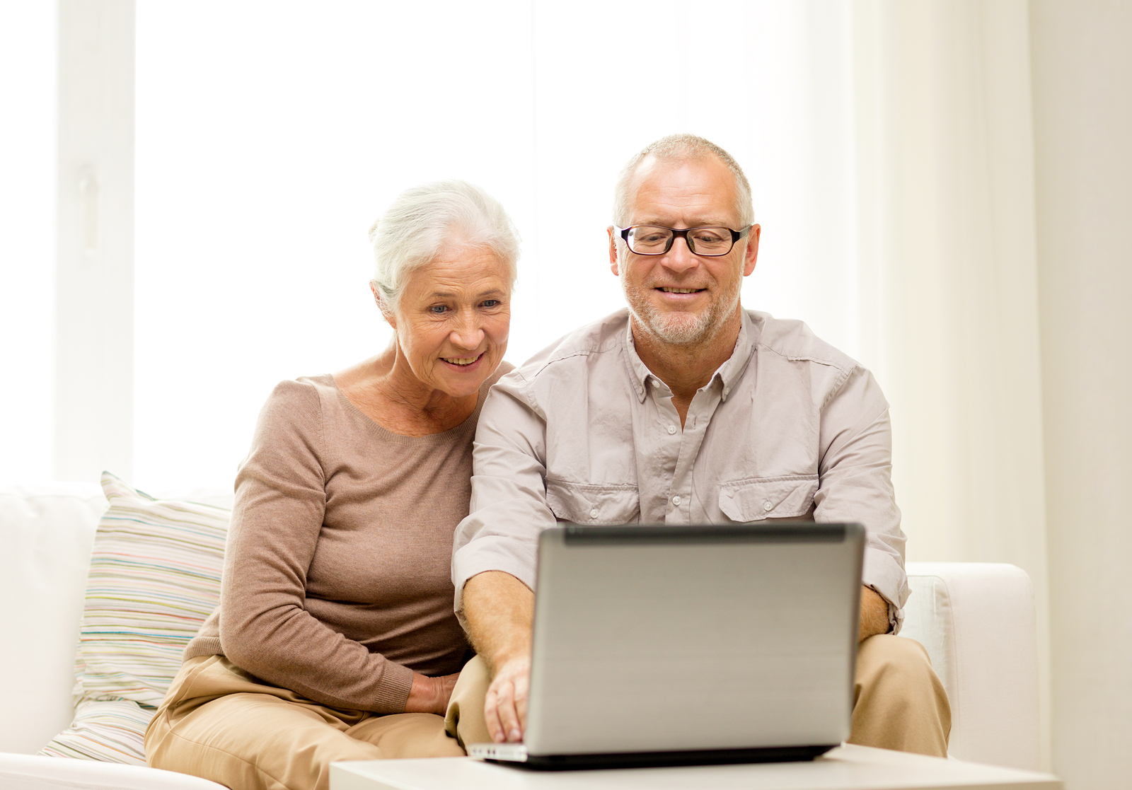 Homecare John's Creek GA - Holiday Shopping Tips for Your Parents Before They Shop Online